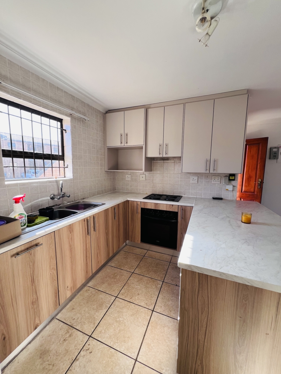 2 Bedroom Property for Sale in Sea Breeze Western Cape